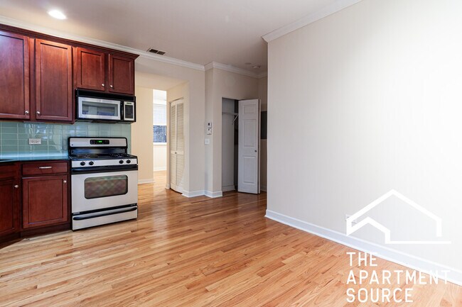 3246 N Clifton Ave unit E1, Chicago, IL 60657 - photo 6