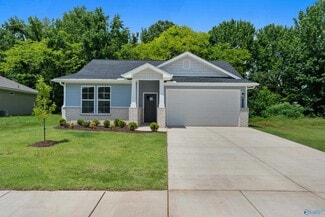131 Plum Tree Ln, Hazel Green, AL 35750