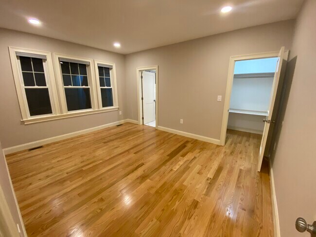 583 Highland Ave unit 1b1b w shared kitch, Malden, MA 02148 - photo 4