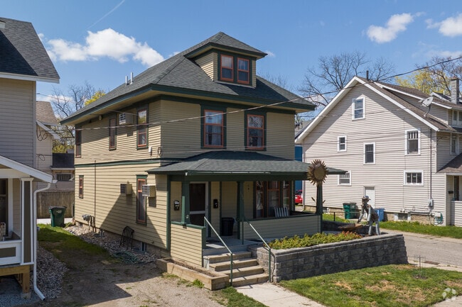 American Foursquare homes appear among bungalows near Kalamazoo Street.