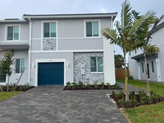 705 SE 13th Street Cir, Homestead, FL 33034