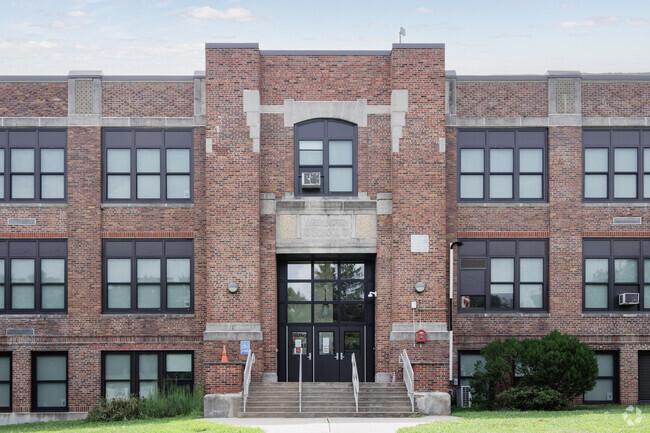 Washington Elementary School has 257 students.