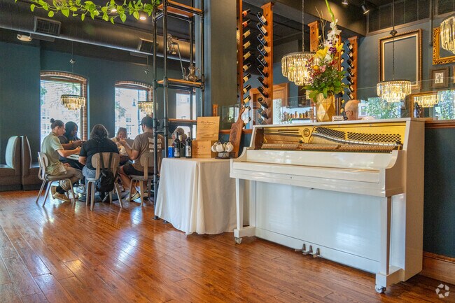 The iconic interior design of Glenn's Cafe draws residents of Rockbridge day in and day out.