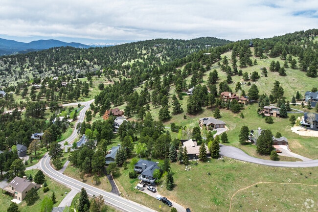 Genesee Central features winding roads throughout the neighborhood.