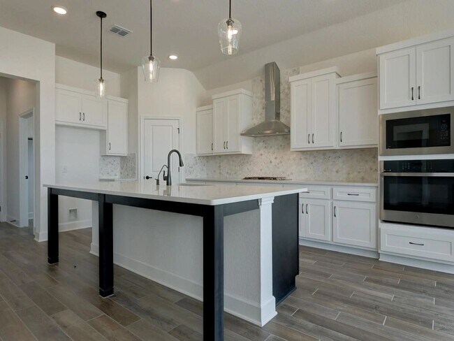 113 Annette Dr unit 36451157, Castroville, TX 78009 - photo 6