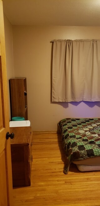 574 37th Ave NE unit Upstairs, Minneapolis, MN 55421 - photo 1