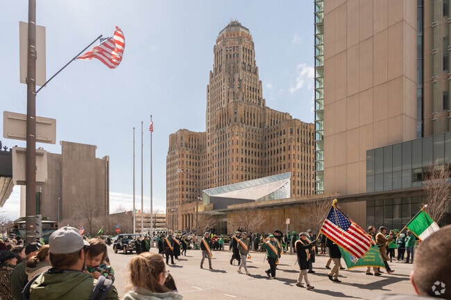 The Buffalo St Patrick's Day parade starts at Niagara Square in front of city hall.