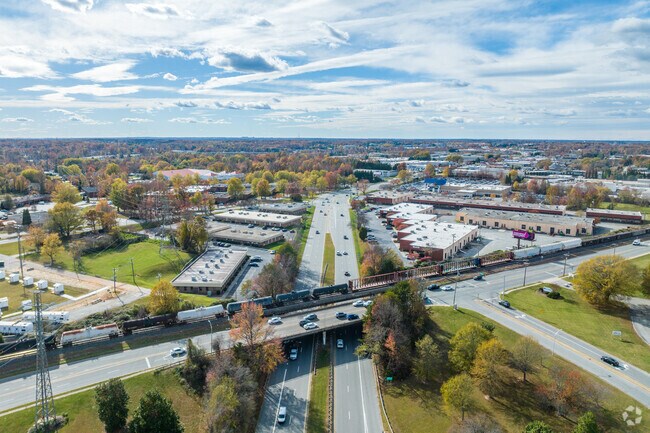 Highways and byways take you where you need to go in Hewitt Area.