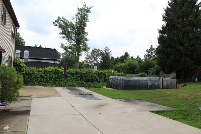 14 Lawson Dr, Huntingdon Valley, PA 19006 - photo 4