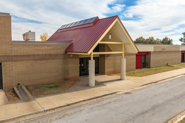 Mustang Creek Elementary School's top priority is the education of Oklahoma's future.