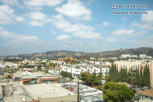 6677 W Santa Monica Blvd unit FL7-ID904, Los Angeles, CA 90038 - photo 5