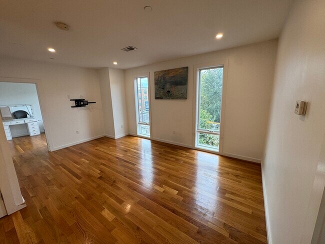 49 Rogers St unit 6, Boston, MA 02127 - photo 4