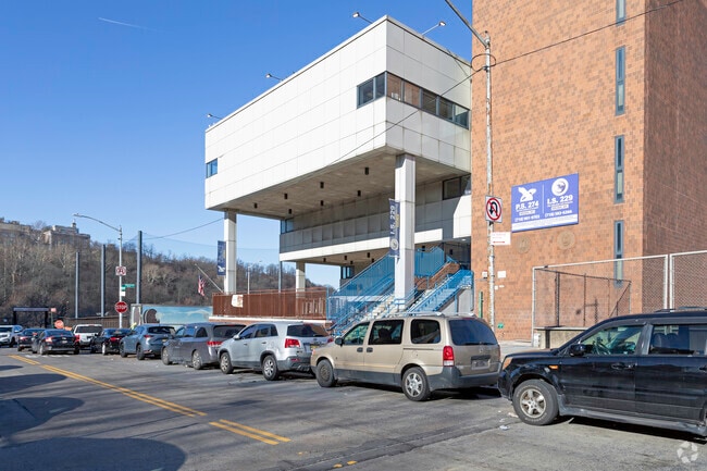 PS 274X New American Academy is a public school in Bronx, New York.