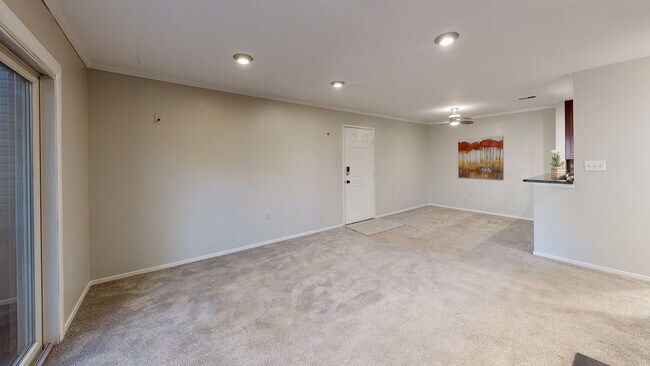 7802 Harrowgate Cir unit C, Springfield, VA 22152 - photo 2