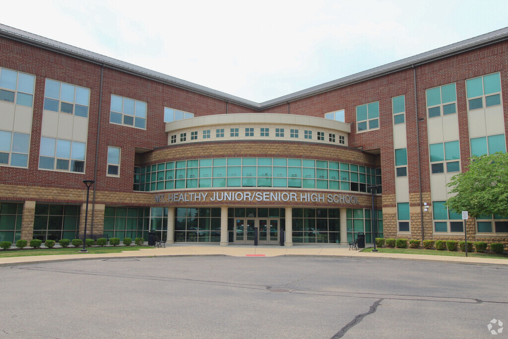 Mt Healthy High School front entrance in Mt Healthy.