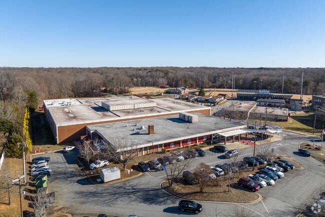 Northwest Guilford Middle School has a student-teacher ratio of 17 to 1.
