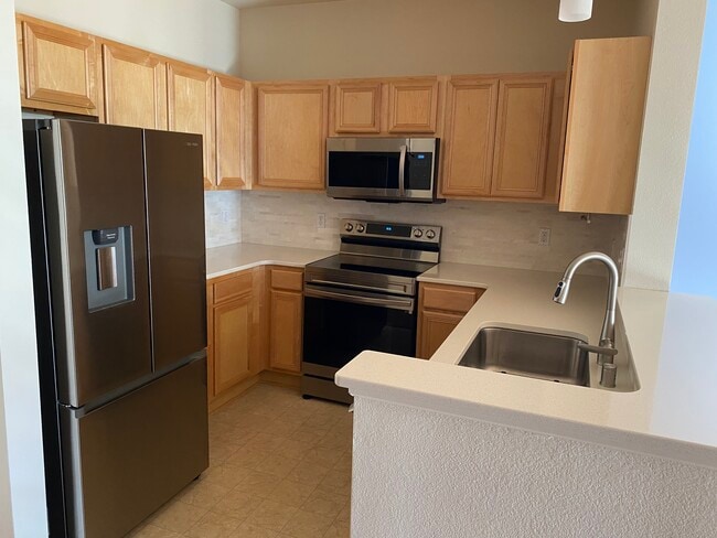 The Landing at Park Shore unit 341, Saint Francis, WI 53235 - photo 4