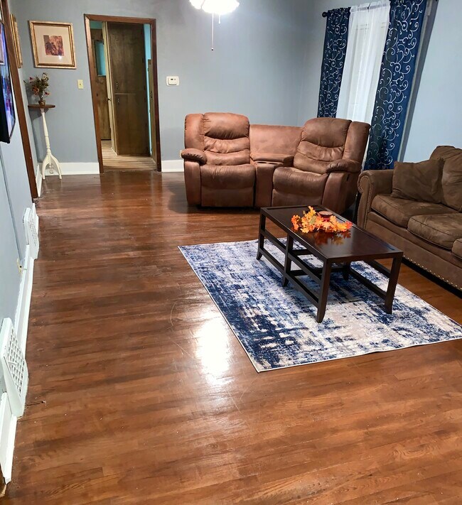 1130 E Garfield St, Davenport, IA 52803 - photo 3