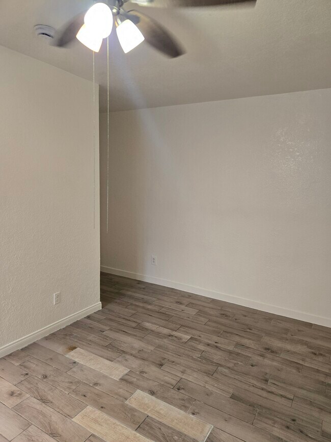 139 W Manchester Blvd unit No. 6, Inglewood, CA 90301 - photo 6
