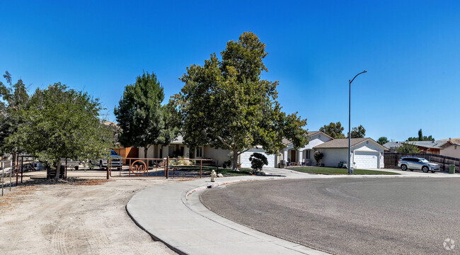 Single family homes dot the neighborhood of Shandon Paso Robles, Ca.