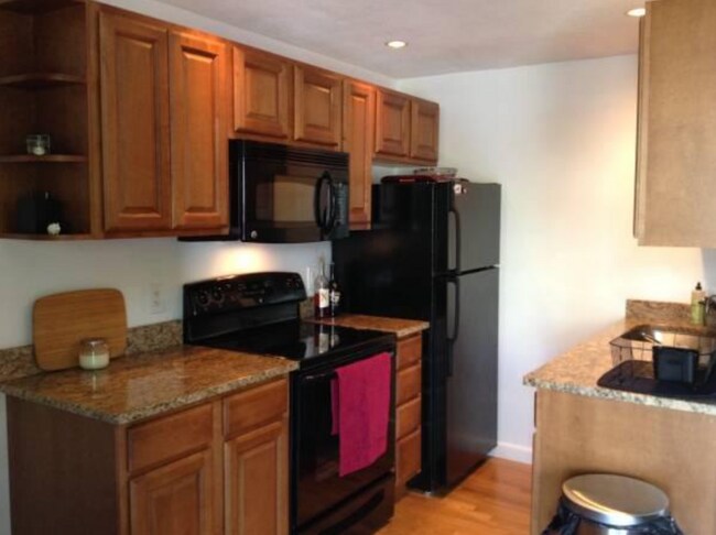 15 Euston Rd unit 10, Brighton, MA 02135 - photo 2