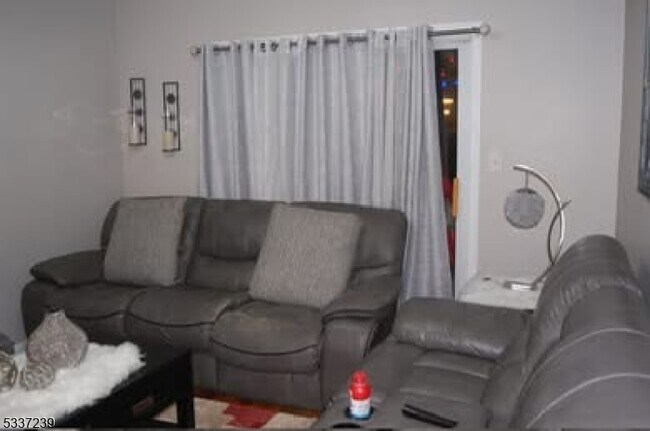 523 Marshall St unit 2, Elizabethport, NJ 07206 - photo 3