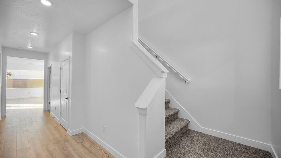 1516-4102 S Staircase Way, Washington, UT 84780 - photo 1