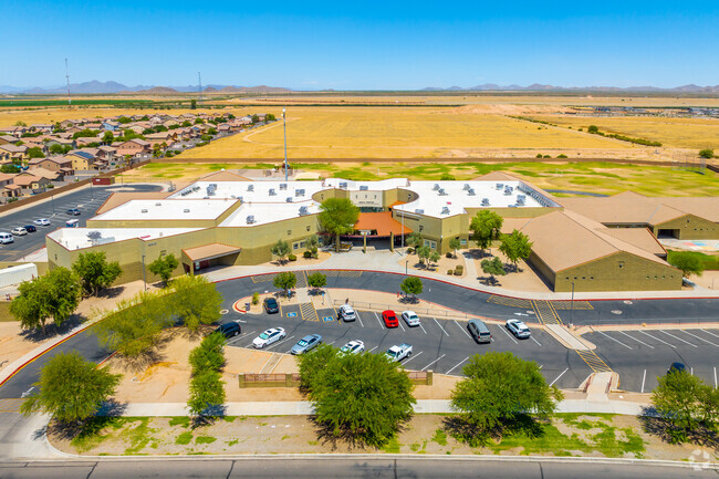 Discovering knowledge and shaping futures at Santa Cruz Elementary in Maricopa, Arizona.