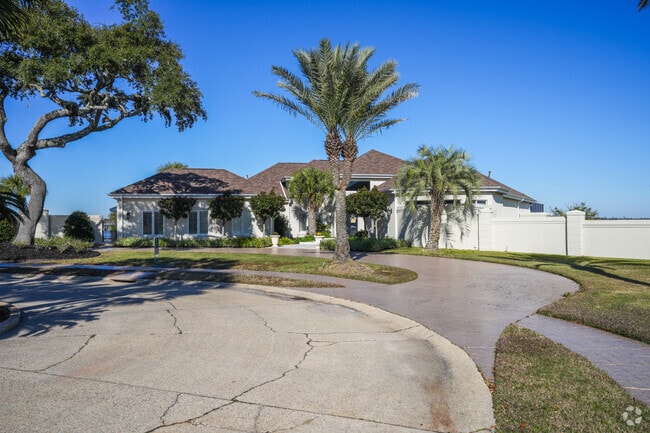 Luxury homes near the water in Biloxi offer stunning Gulf views.
