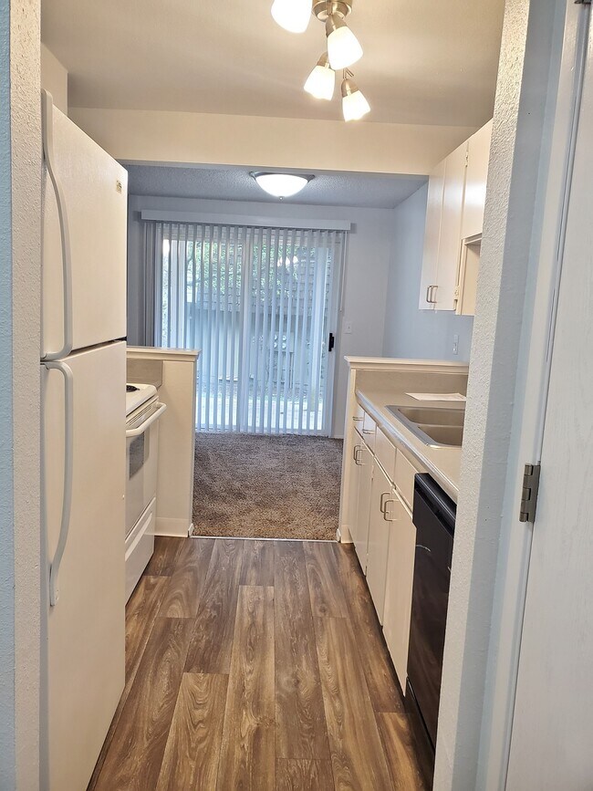 Campus View, Federal Way, WA 98003 - photo 6