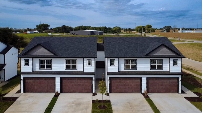 5940 Butterfield Dr, Bettendorf, IA 52722 - photo 4