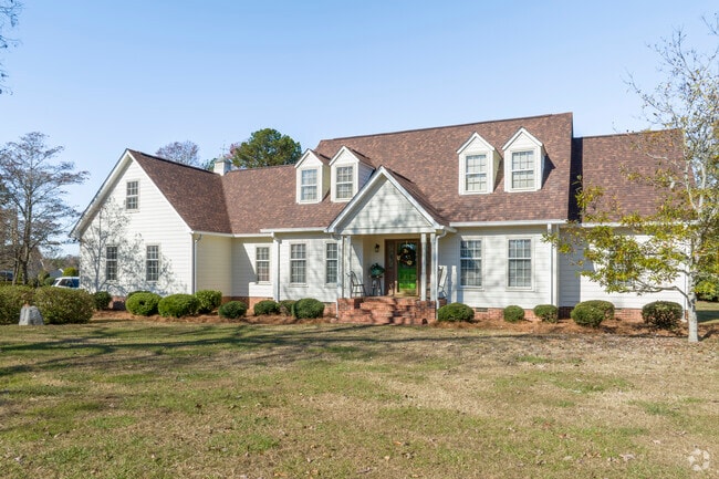 Beautiful landscaping and homes are drawing new residents to Joanna.