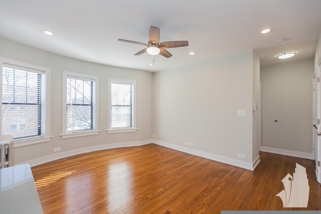 1940 W Wilson Ave unit 1954-2BB, Chicago, IL 60640 - photo 2