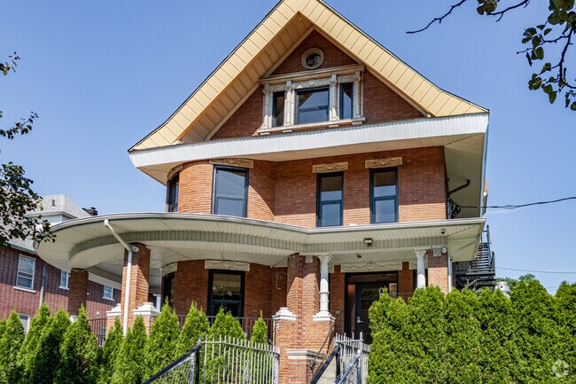 Yeshiva Gedolah of Bayonne provides private education in the neighborhood of
Bayonne