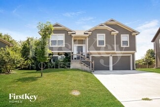 11111 Highview Rd, Peculiar, MO 64078