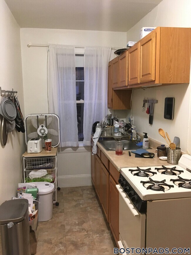 157 Summer St Unit 3F, Somerville, MA 02143