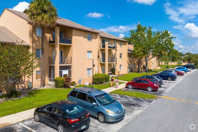 You will find multiple apartment complexes throughout Park Central to choose from.