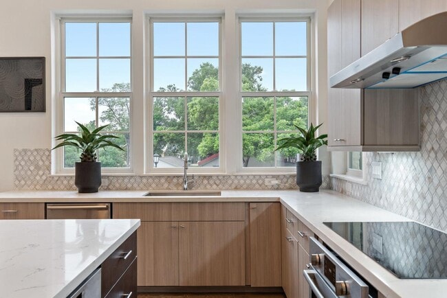 201 Railfan Ct, Round Rock, TX 78664 - photo 3