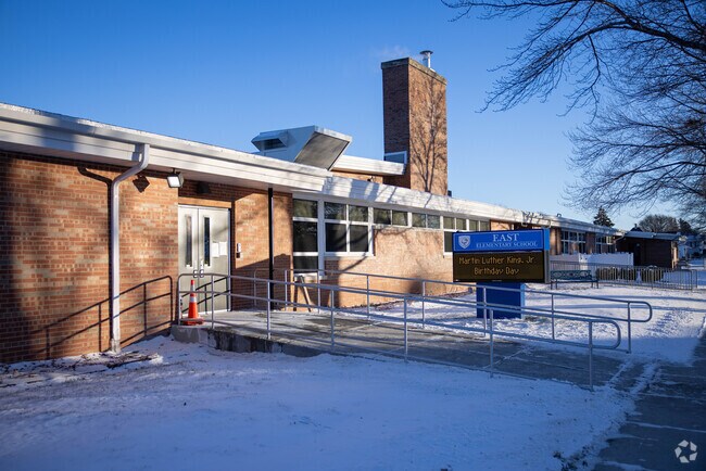 East Elementary School is a public school located in Zion.