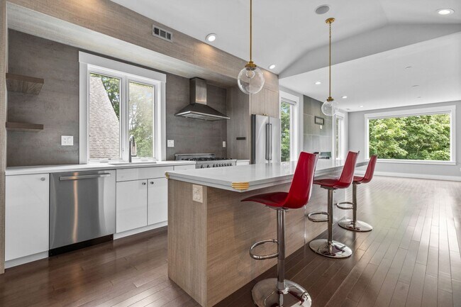 202 Rawson Rd unit PH, Brookline, MA 02445 - photo 5