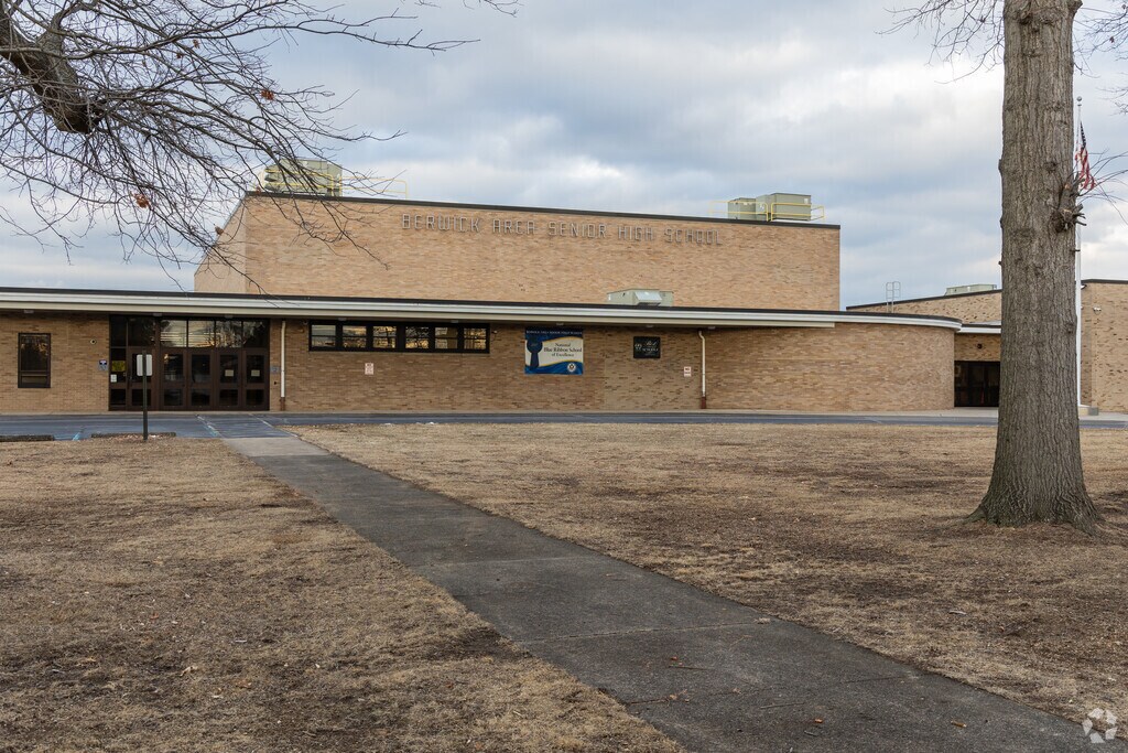 The student-teacher ratio at Berwick Area High School is 16-1.
