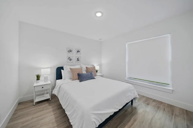 509 Lilac Ct, West Palm Beach, FL 33407 - photo 6