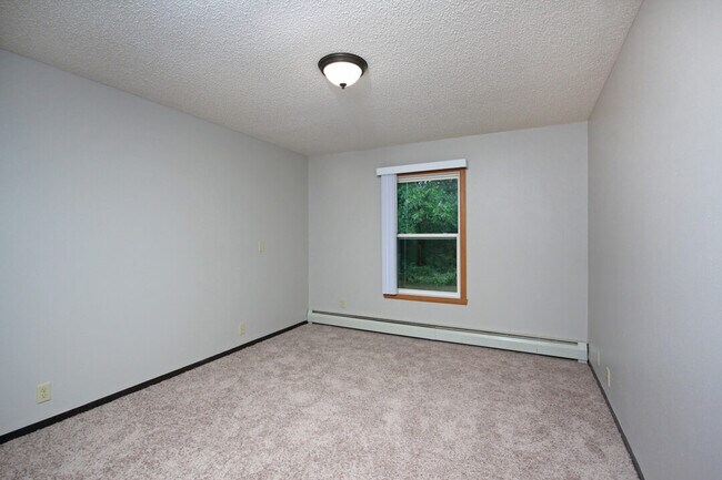 Oakcrest Manor Apartments, Brainerd, MN 56401 - photo 6
