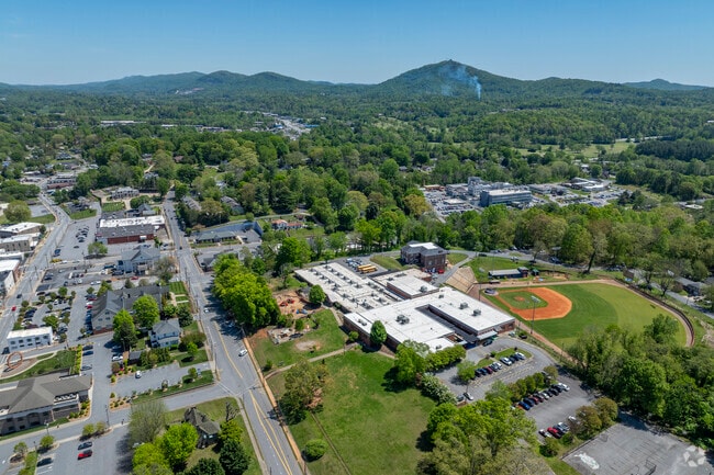 Davenport A+ School beats the national student to teacher ratio with a 14:1.