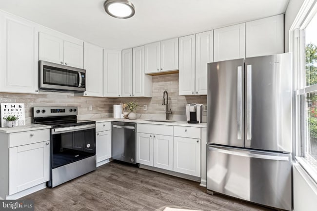 7119 Kurth Ln, Lanham, MD 20706 - photo 2