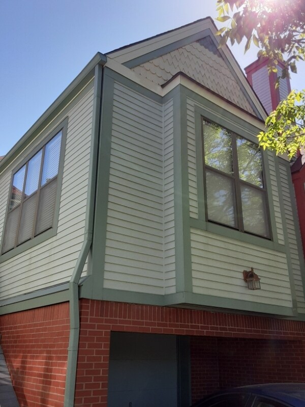 121 E 29th St, Kansas City, MO 64108