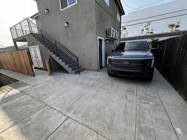 2269 Euclid Ave unit 2269 Euclid Ave Unit, Long Beach, CA 90815 - photo 2