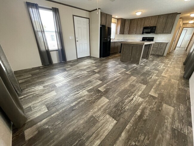 16220 Frontenac Ave, Clinton Township, MI 48038 - photo 6