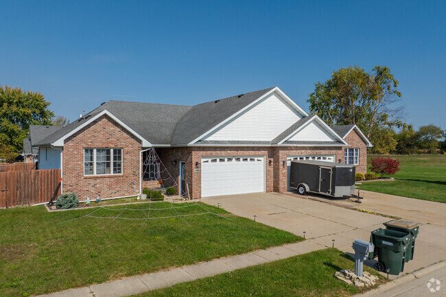 Ranch homes are common throughout Diamond.
