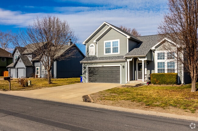 Edwardsville offers contemporary homes with curb appeal in subdivisions.